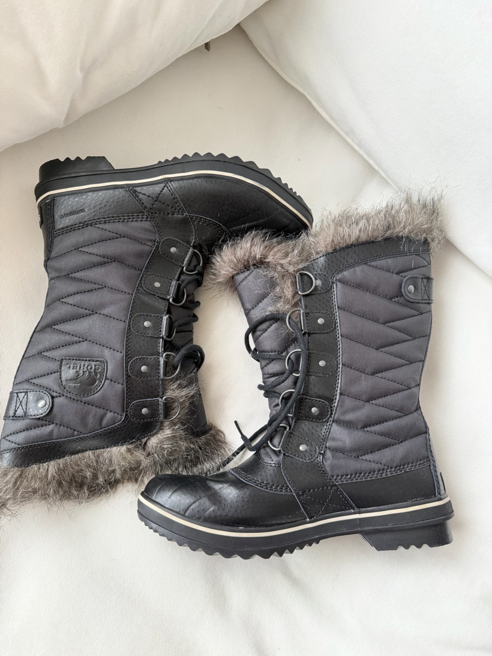 Sorel Tofino II waterproof winter boots in Black/Stone, women’s size 8.5.